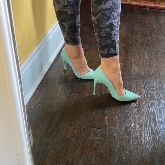 MANOLO BLAHNIK HEELS! - Picture 8 of 11